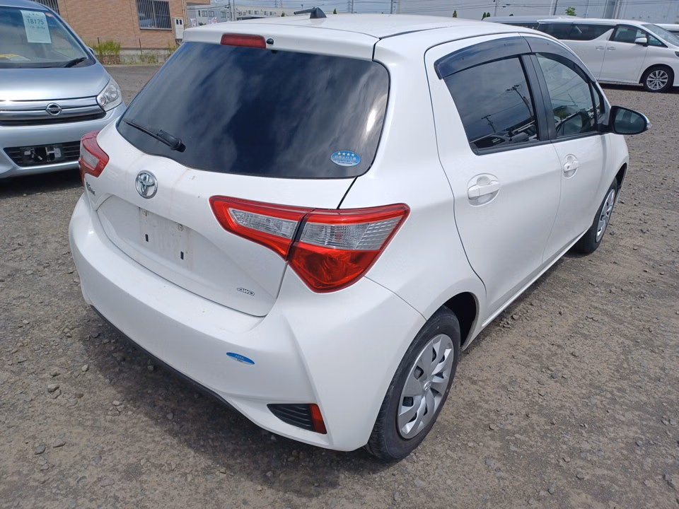 TOYOTA VITZ