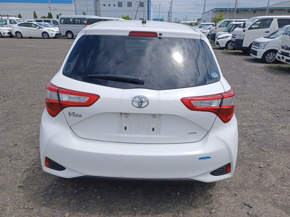 TOYOTA VITZ