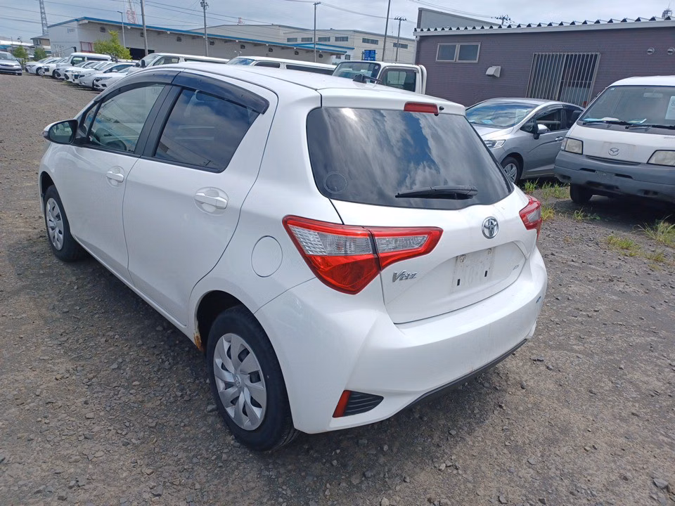 TOYOTA VITZ