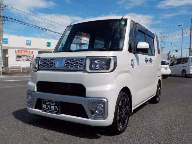 DAIHATSU WAKE