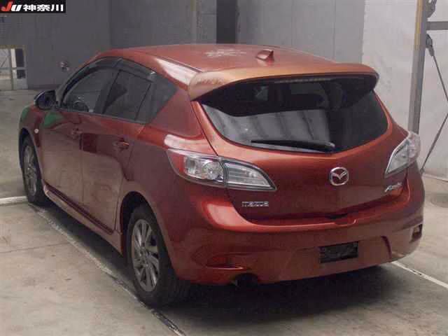 MAZDA AXELA