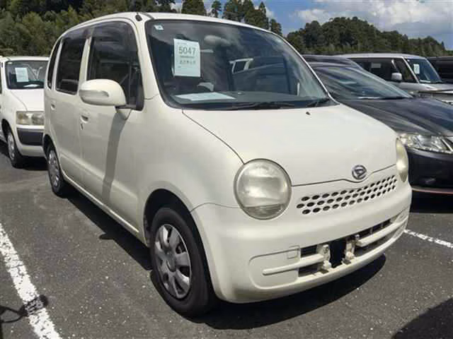 DAIHATSU MOVE LATTE