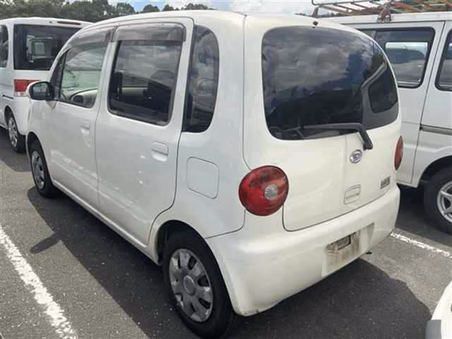 DAIHATSU MOVE LATTE