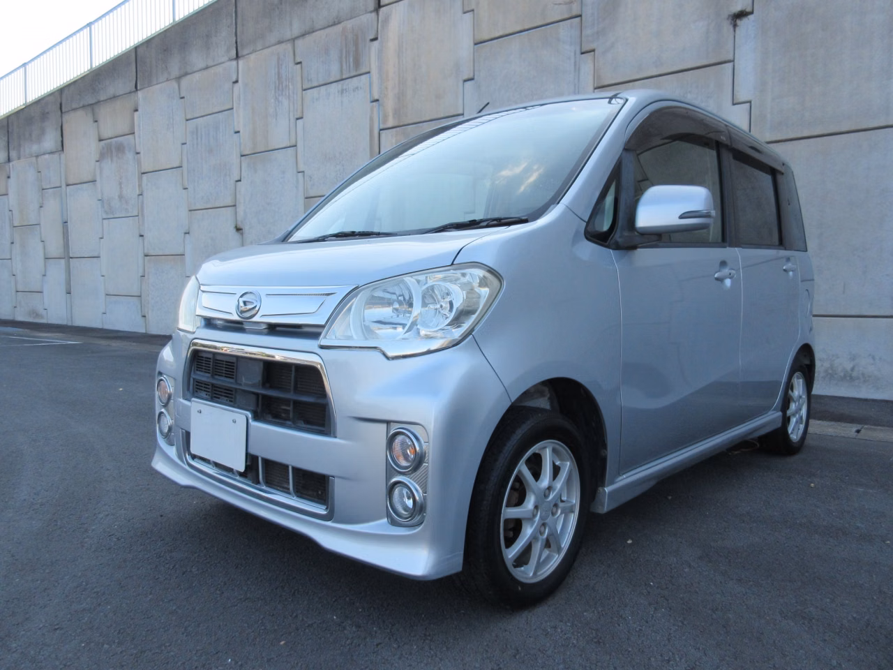 DAIHATSU TANTO EXE