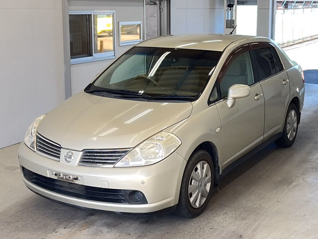 NISSAN TIIDA LATIO