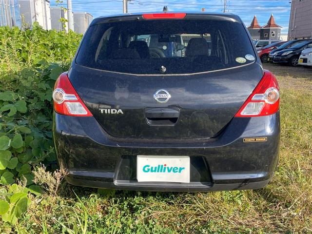 NISSAN TIIDA