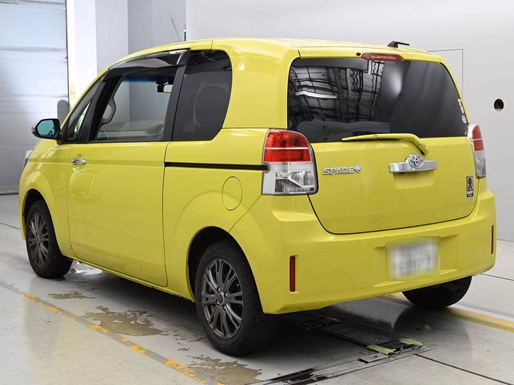 TOYOTA SPADE