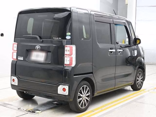 TOYOTA PIXIS MEGA