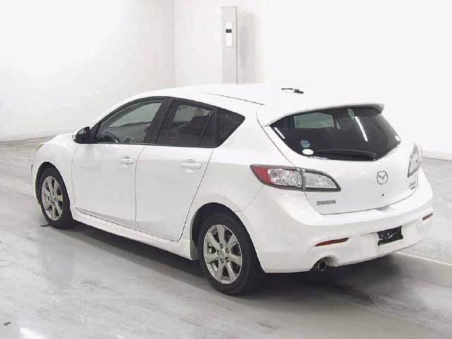 MAZDA AXELA