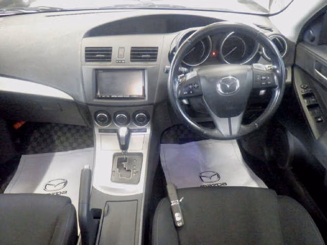 MAZDA AXELA