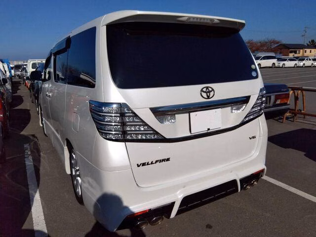 TOYOTA VELLFIRE