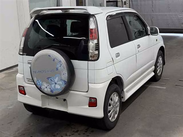 DAIHATSU TERIOS KID