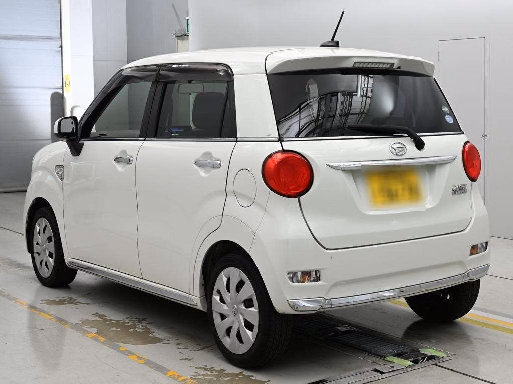 DAIHATSU CAST