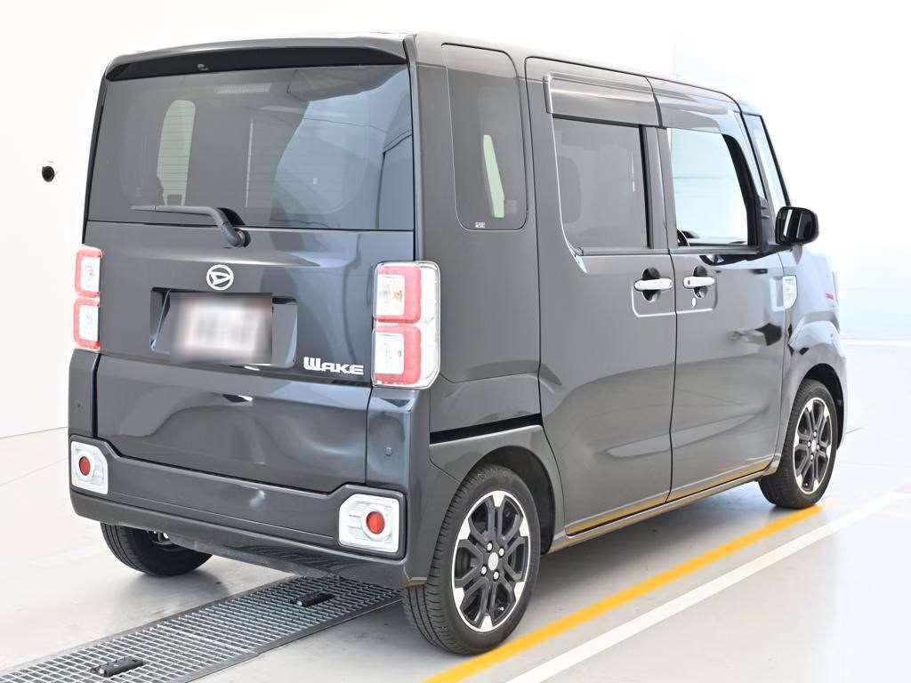DAIHATSU WAKE