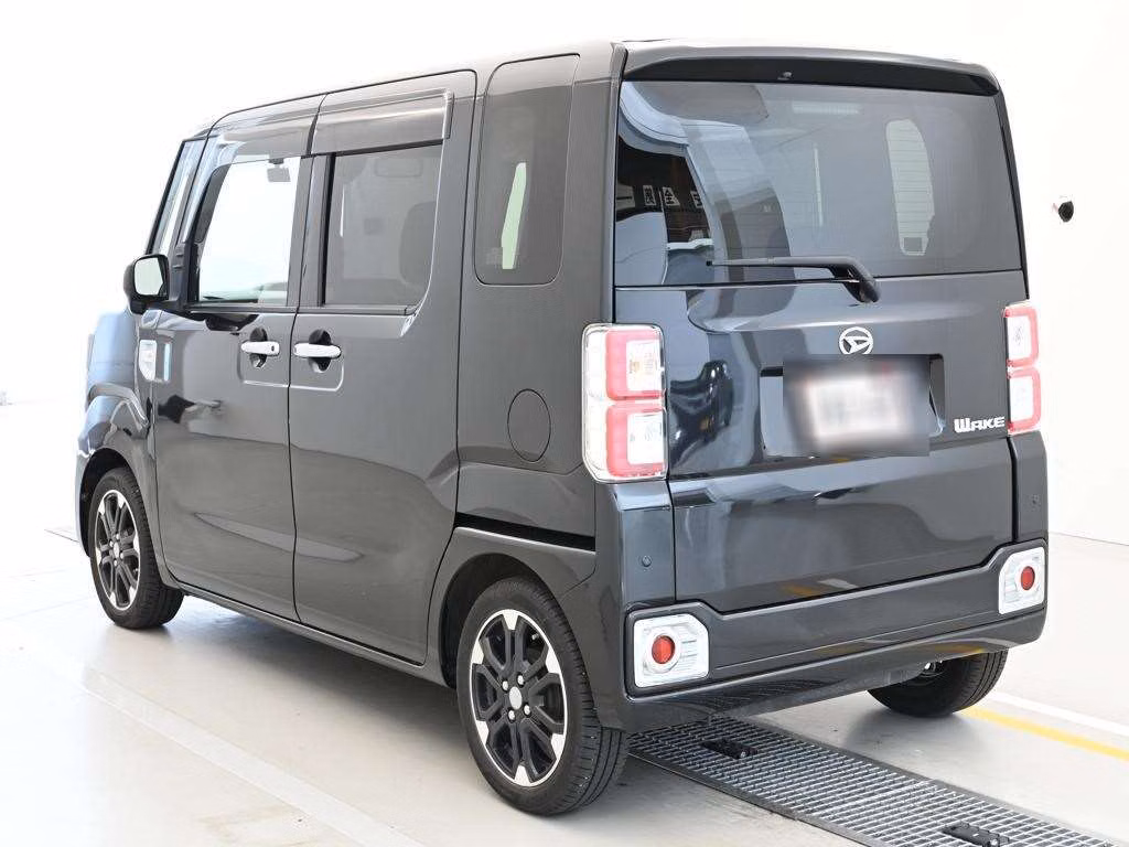DAIHATSU WAKE