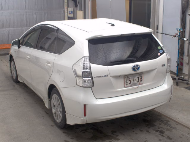 TOYOTA PRIUS ALPHA