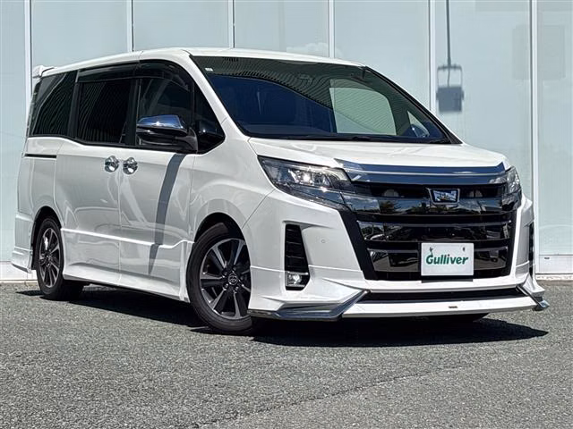 TOYOTA NOAH