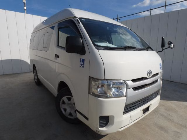 TOYOTA REGIUS ACE