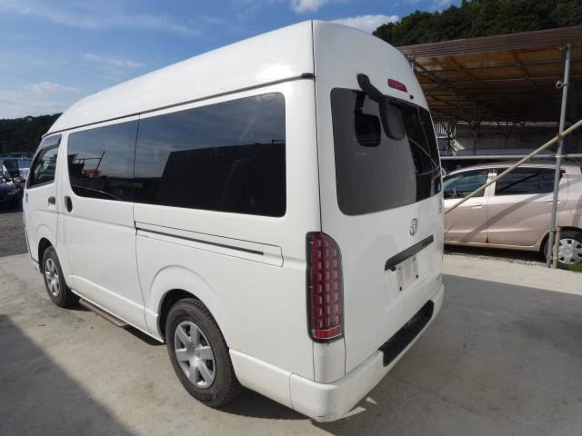TOYOTA REGIUS ACE