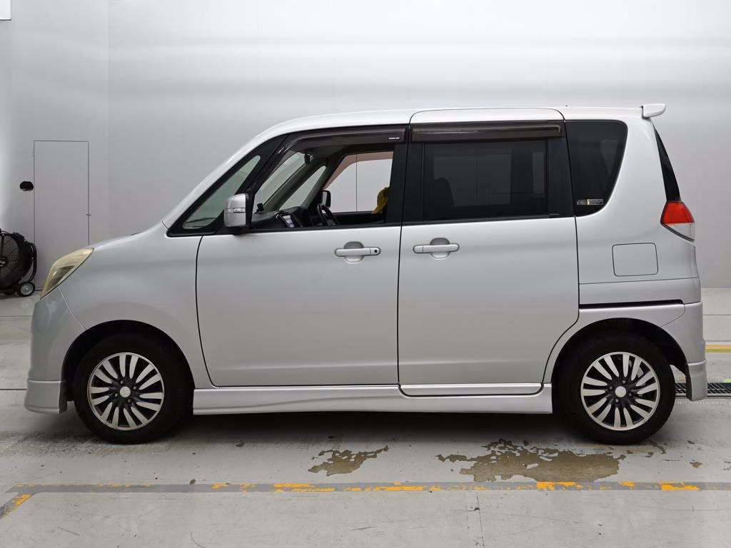 MITSUBISHI DELICA D:2