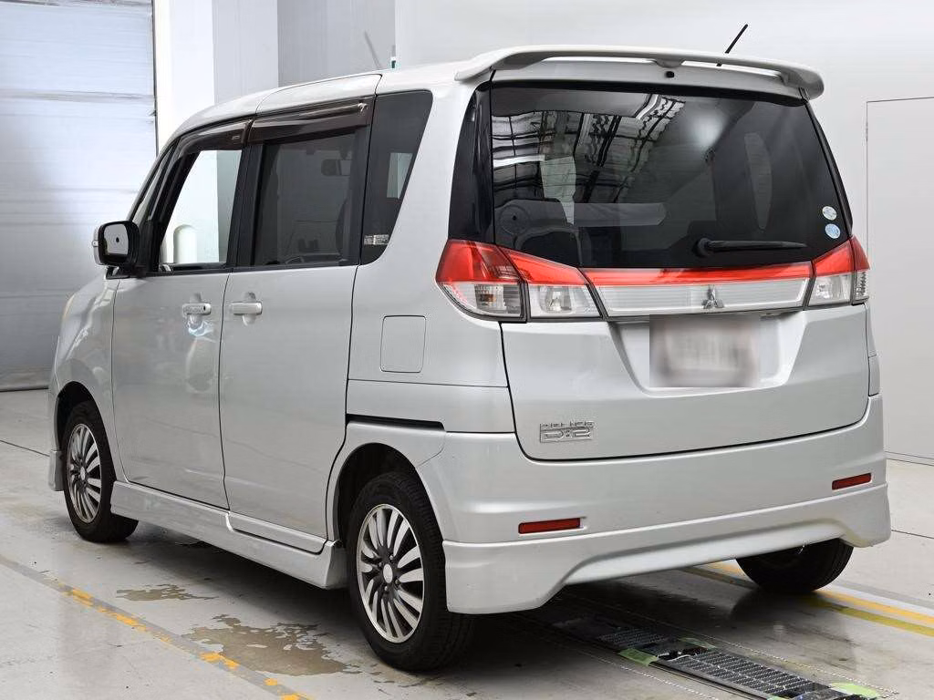 MITSUBISHI DELICA D:2