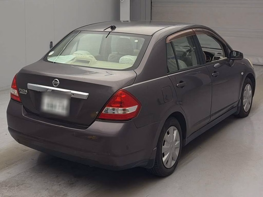 NISSAN TIIDA LATIO
