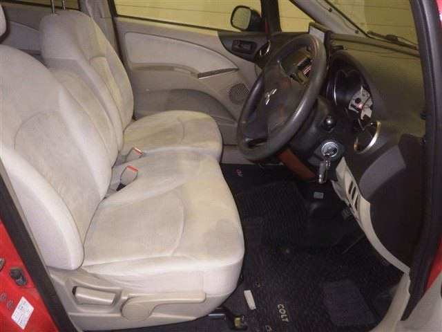 MITSUBISHI COLT