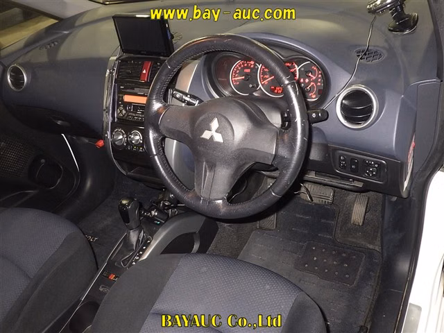 MITSUBISHI COLT