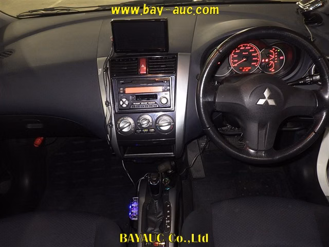 MITSUBISHI COLT