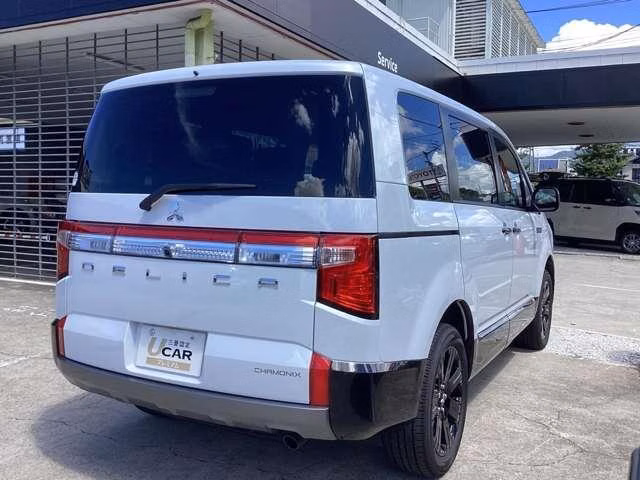 MITSUBISHI DELICA D:5