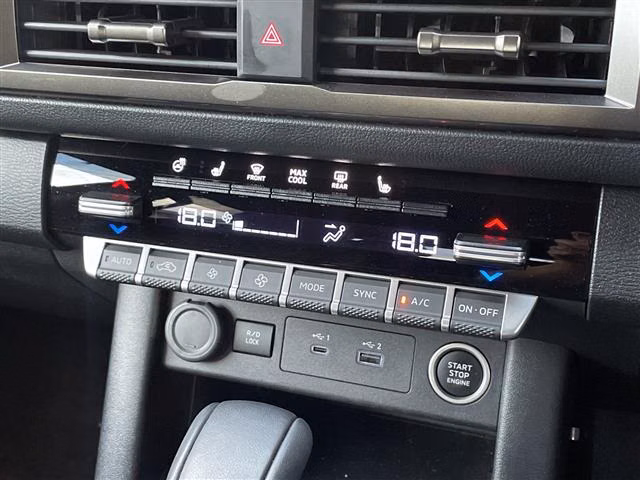 MITSUBISHI TRITON