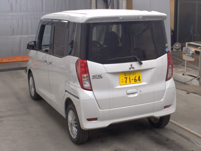 MITSUBISHI EK SPACE