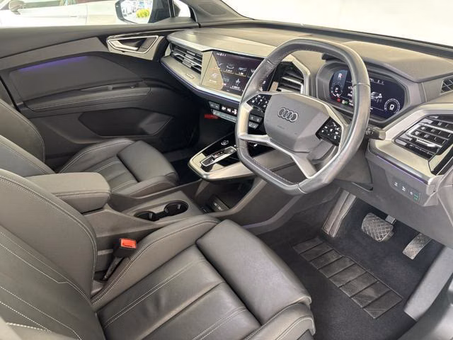 AUDI Q4 SPORTBACK E-TRON