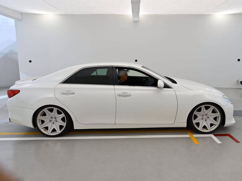 TOYOTA MARK X
