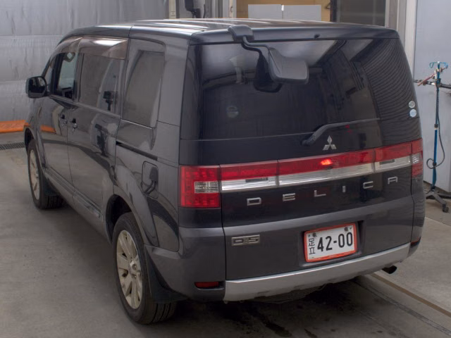 MITSUBISHI DELICA D:5