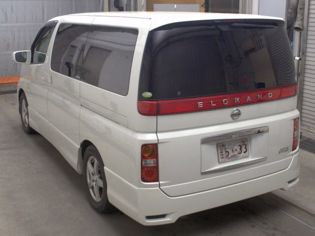NISSAN ELGRAND