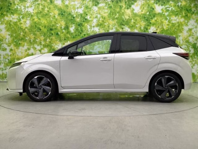 NISSAN AURA