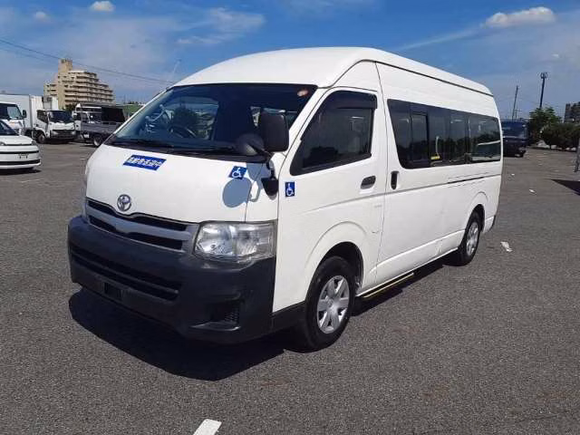 TOYOTA REGIUS ACE