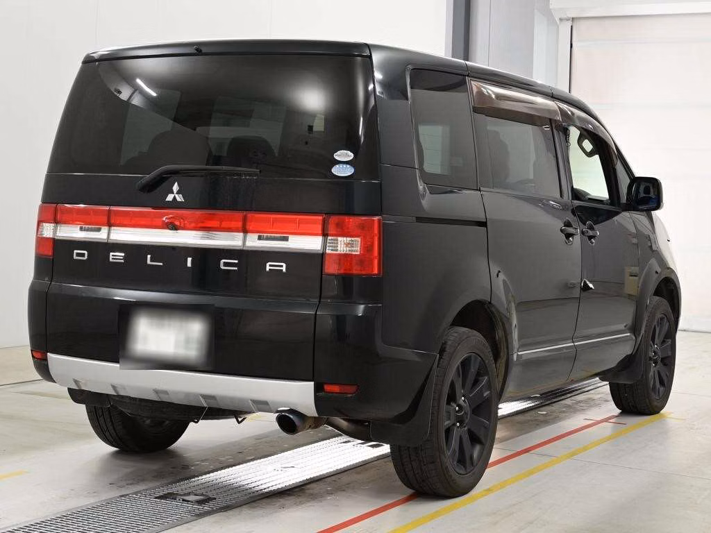 MITSUBISHI DELICA D:5