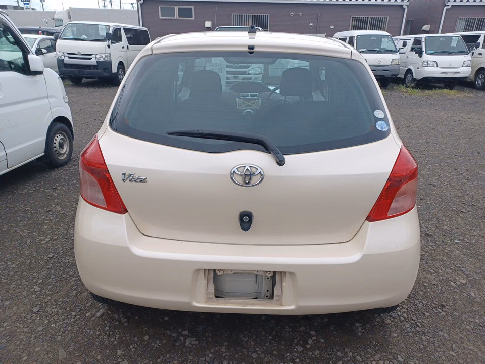 TOYOTA VITZ