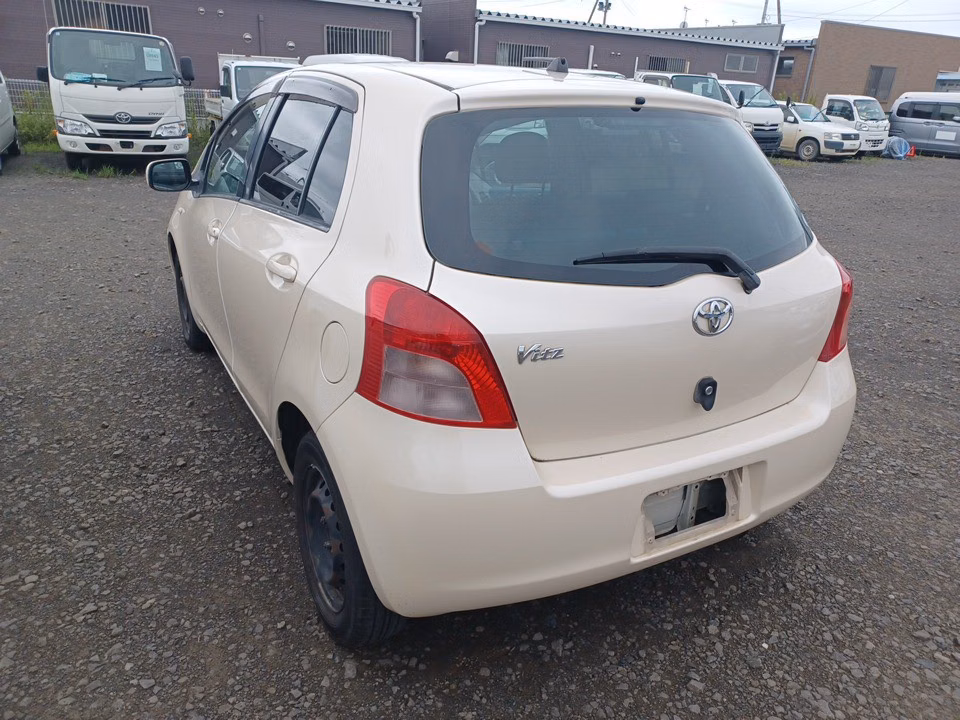 TOYOTA VITZ
