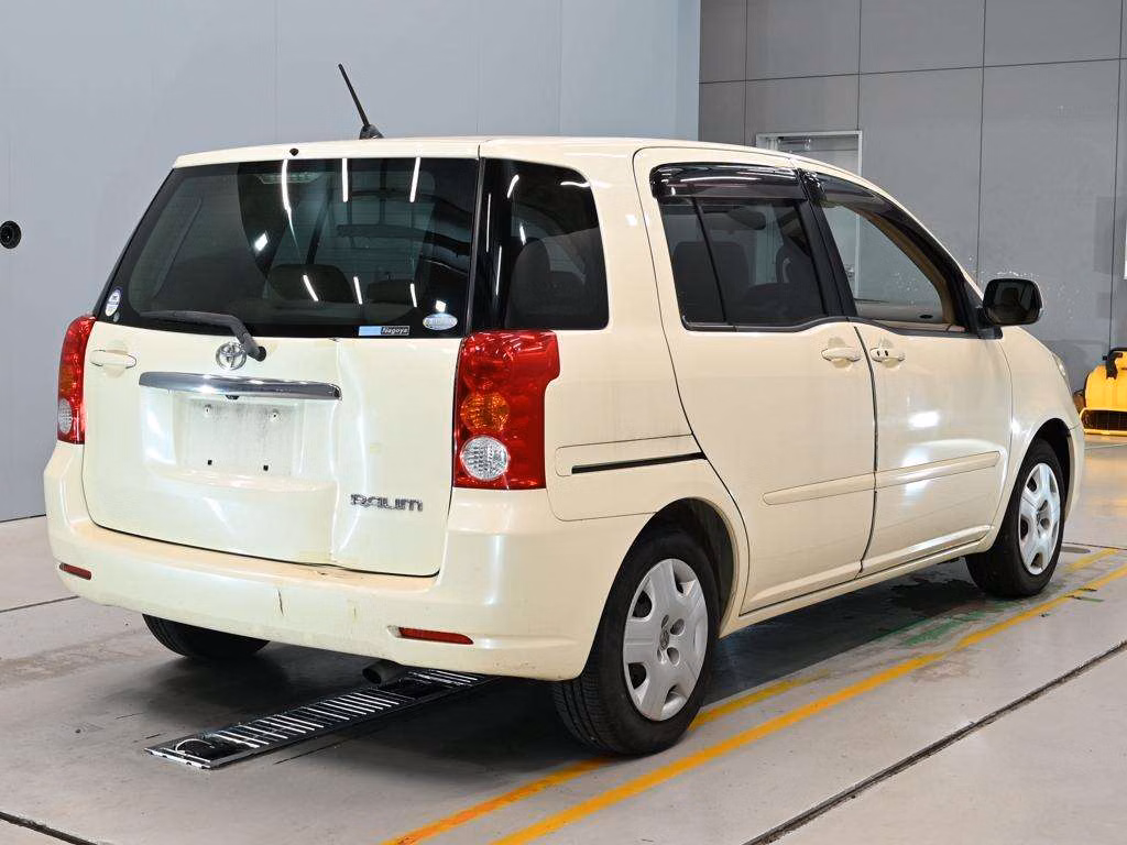 TOYOTA RAUM