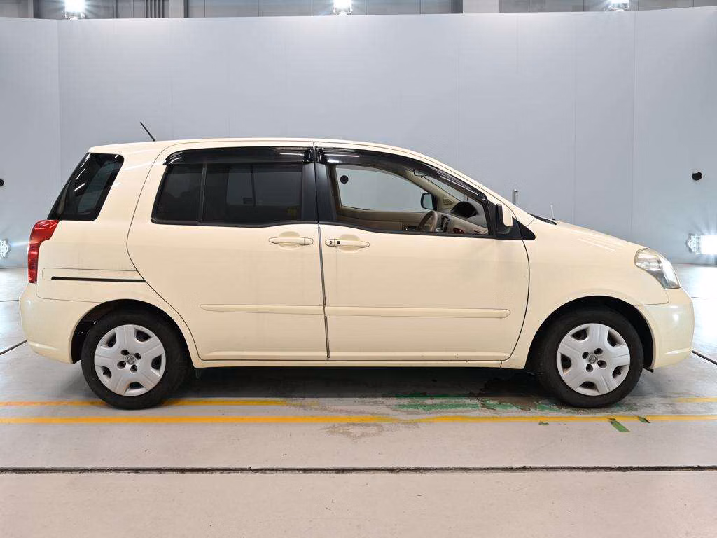 TOYOTA RAUM
