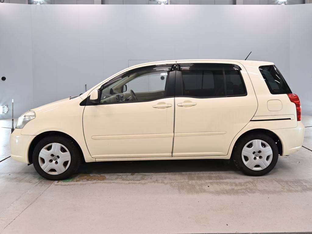 TOYOTA RAUM