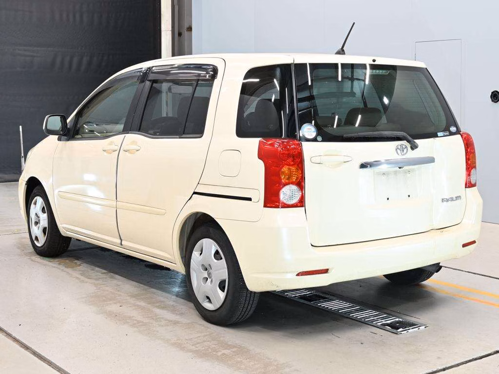 TOYOTA RAUM