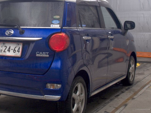 DAIHATSU CAST