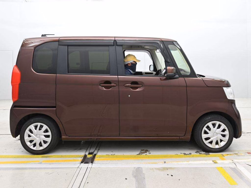 HONDA N-BOX