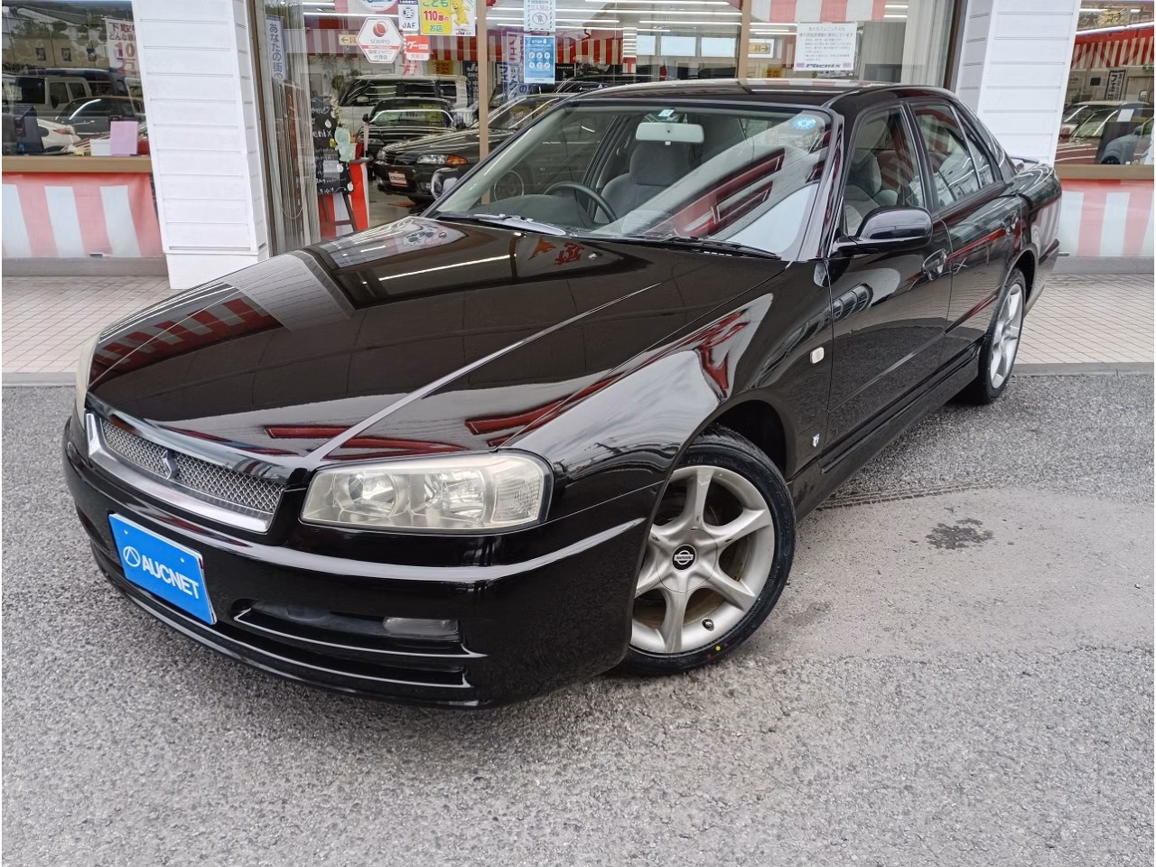 NISSAN SKYLINE