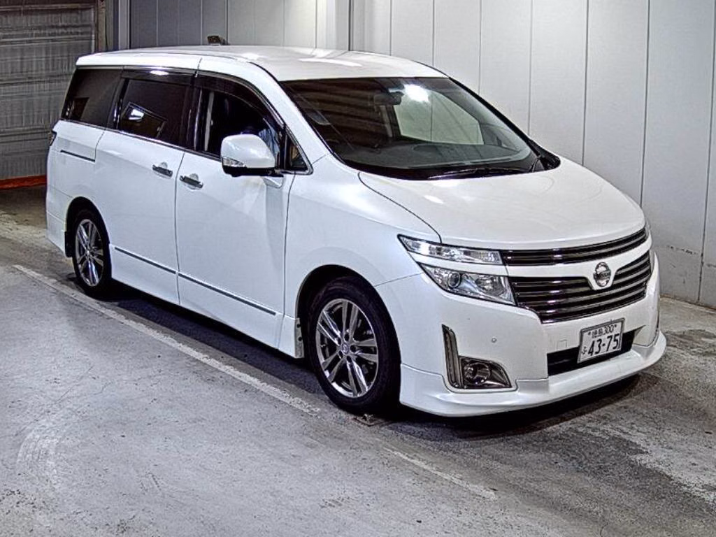 NISSAN ELGRAND