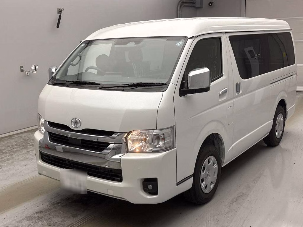 TOYOTA REGIUS ACE